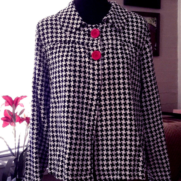 Carrie Allen Jackets & Blazers - Carrie Allen Black & White Houndstooth Jacket